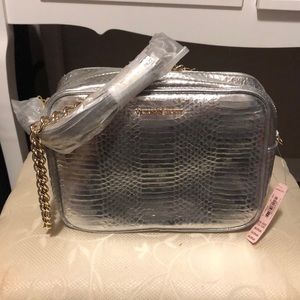 Victoria’s Secret Cross body purse 👛 NWT!